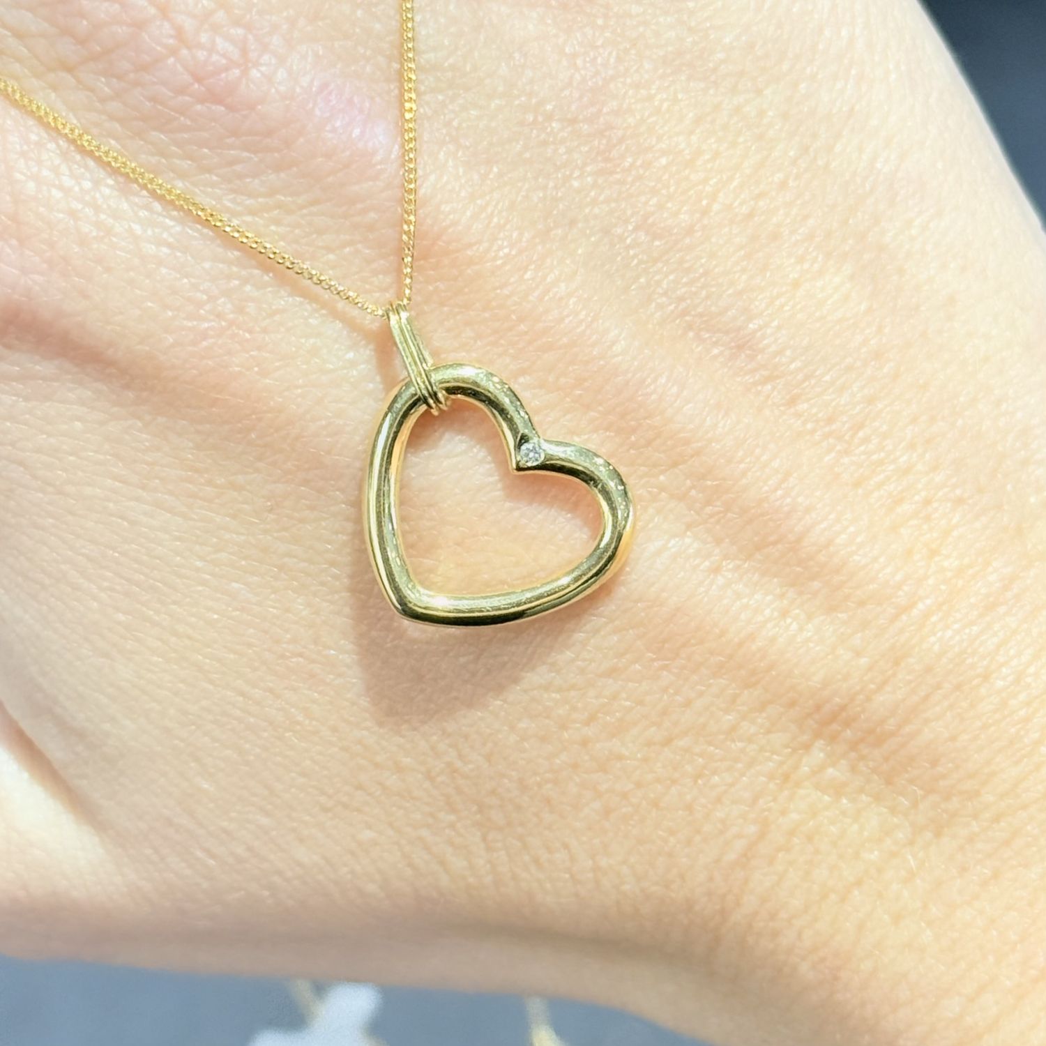 Pre-Owned Tiffany &amp; Co 18k Open Heart Pendant Diamond Set with Chain