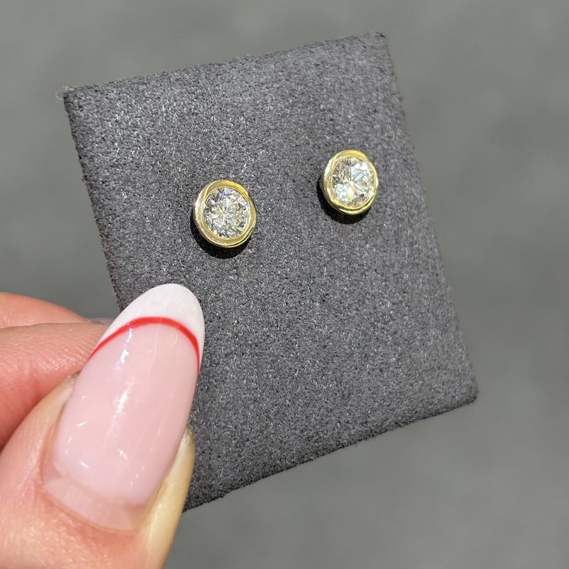 9ct Yellow Gold 1.10ct Rubover Lab Grown Diamond Earrings