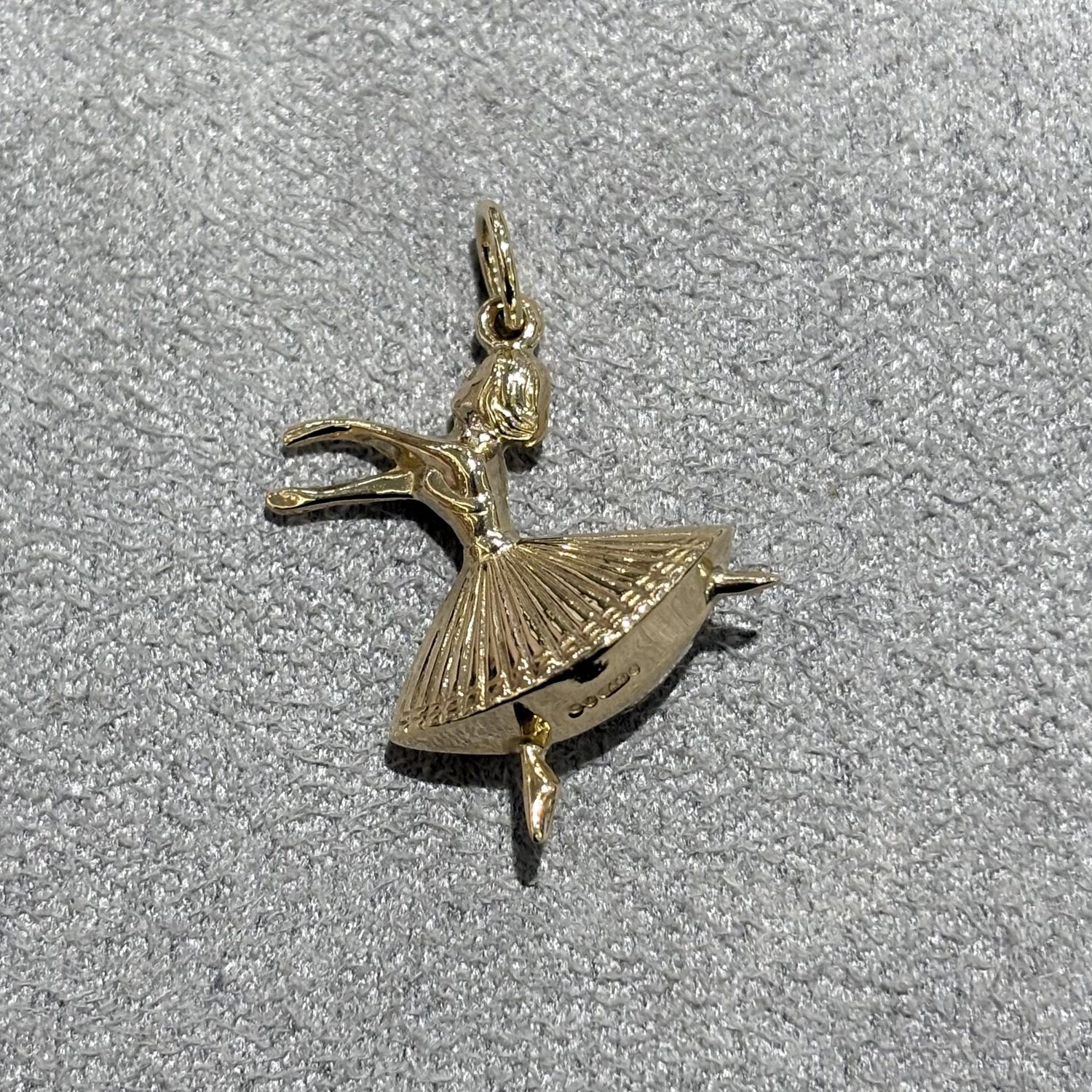 Pre-Owned 9ct Yellow Gold Lady Dancer Charm