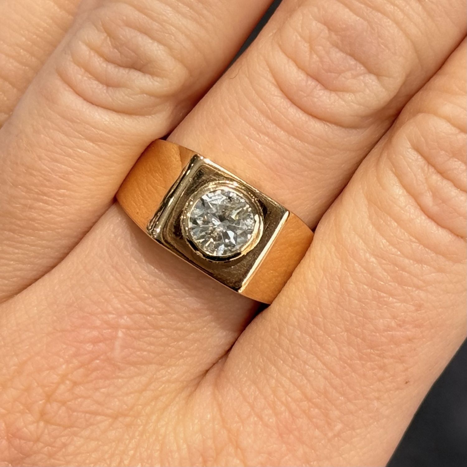 Pre-Owned 14ct Yellow Gold 1.07ct Diamond Signet Ring Pre-Owned 14ct Yellow Gold 1.07ct Diamond Signet Ring