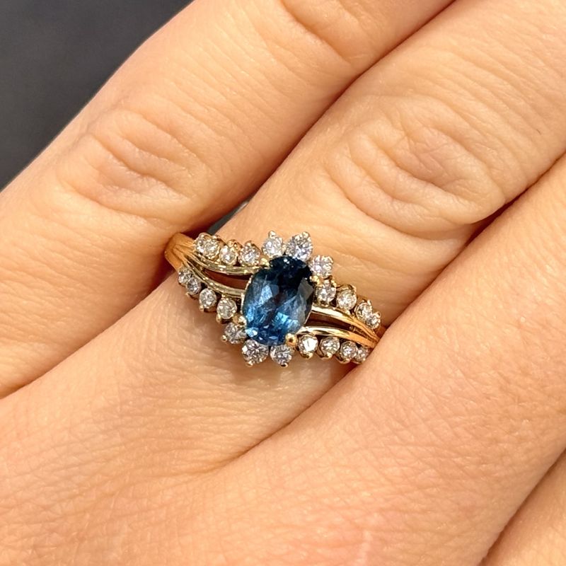 Pre-Owned 9ct Yellow Gold 1.10ct Topaz & 0.25ct Diamond Cluster Ring Pre-Owned 9ct Yellow Gold 1.10ct Topaz & 0.25ct Diamond Cluster Ring