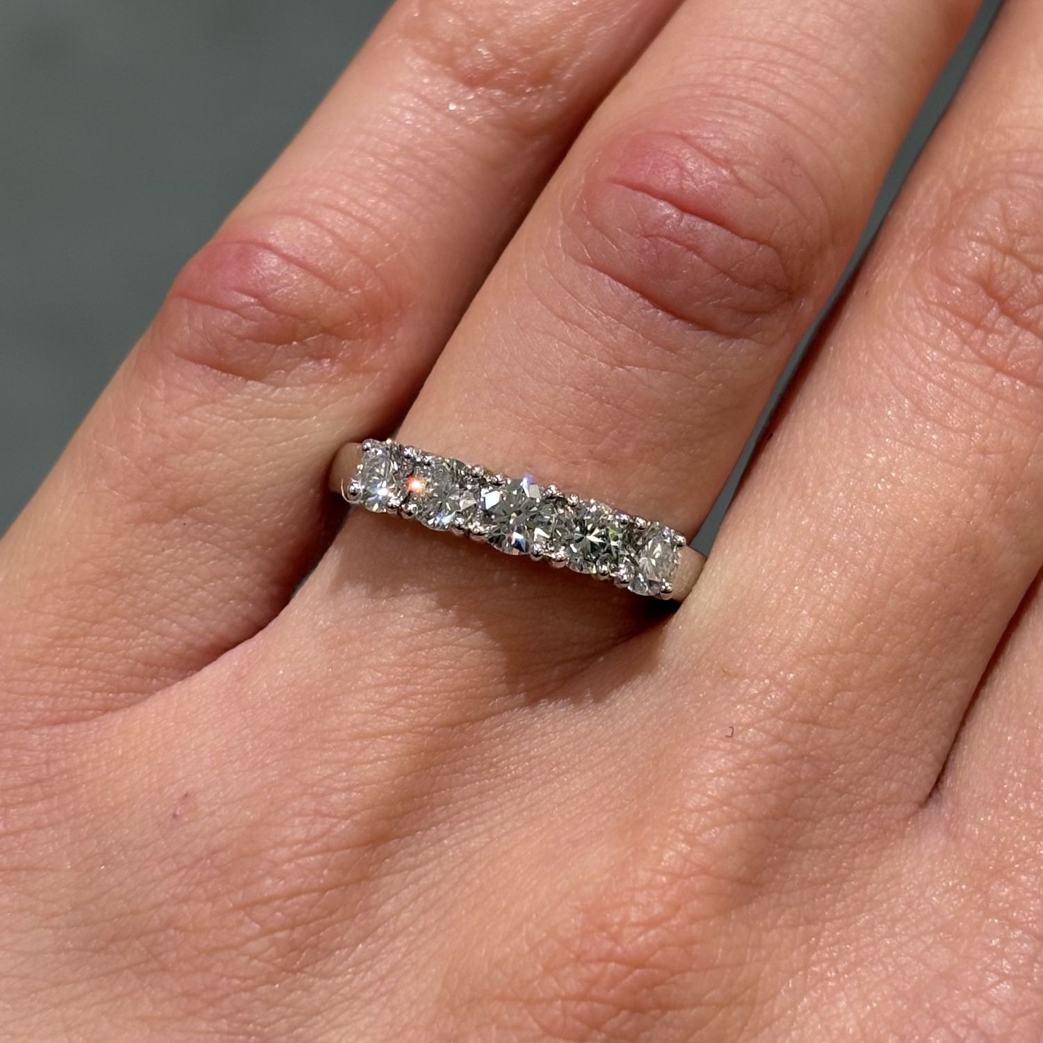 Pre-Owned Platinum 0.80ct Diamond 5 Stone ET Ring