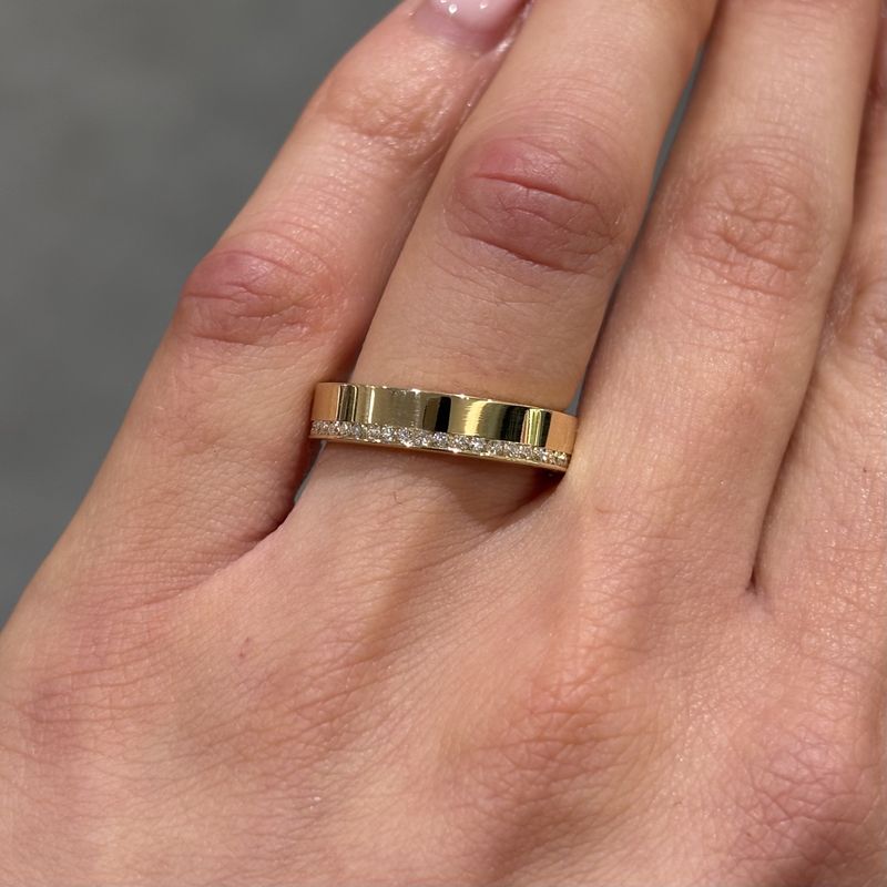 Pre-Owned 18ct Yellow Gold 0.50ct Diamond Set 4.3mm Band Pre-Owned 18ct Yellow Gold 0.50ct Diamond Set 4.3mm Band