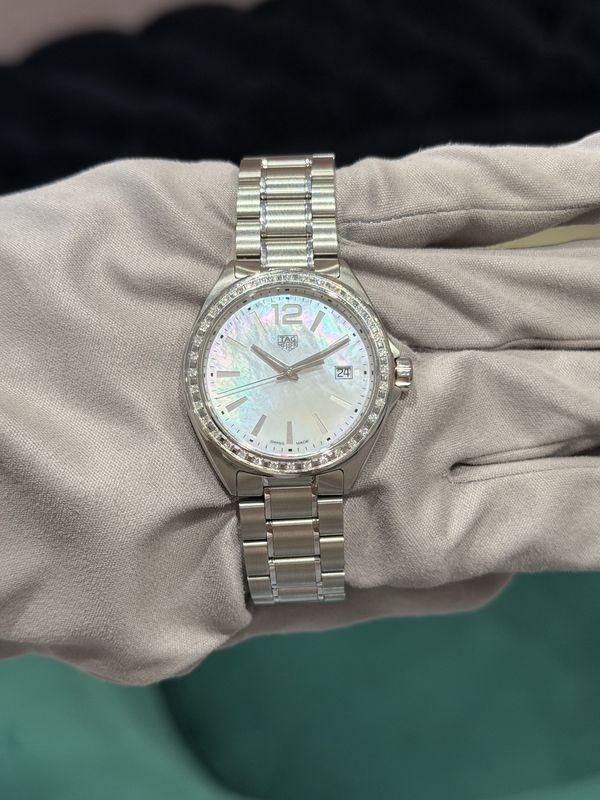 Pre-Owned Tag Heuer F1 Mother of Pearl Dial Diamond Bezel Ladies Watch WBJ131A