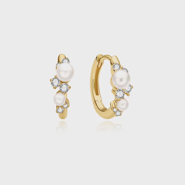 Gold Shell Pearl Cluster Huggie Hoop Earrings Gold Shell Pearl Cluster Huggie Hoop Earrings