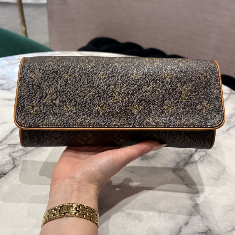 Pre-Owned Louis Vuitton Vintage Pochette Twin GM in Monogram Canvas
