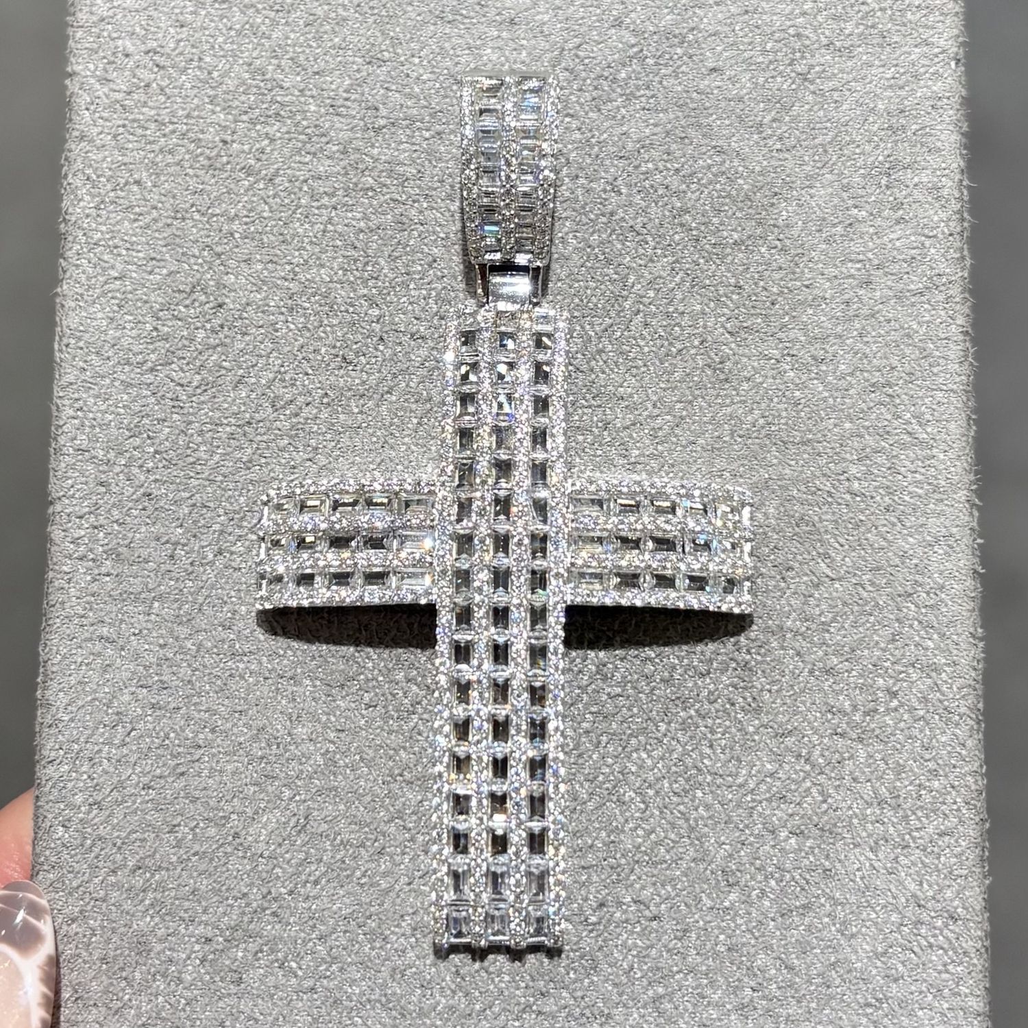 Pre-Owned Silver CZ Set Cross Pendant