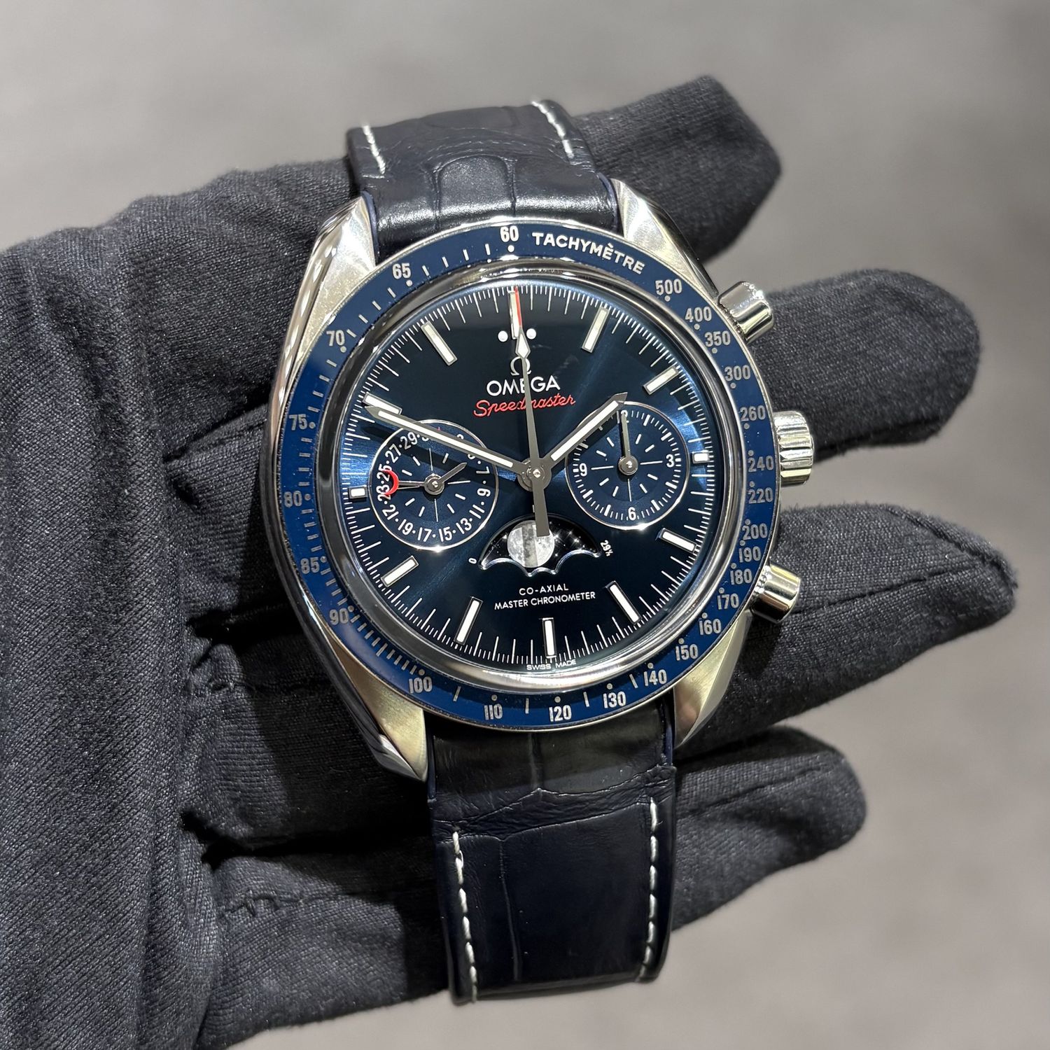 Pre-Owned Omega Speedmaster Moonphase Chronograph Automatic Gents Watch 30433445203001 Pre-Owned Omega Speedmaster Moonphase Chronograph Automatic Gents Watch 30433445203001