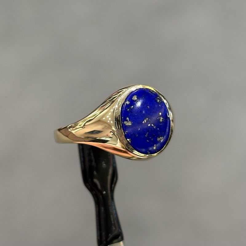 Pre-Owned 9ct Yellow Gold Lapis Lazuli Gents Signet Ring