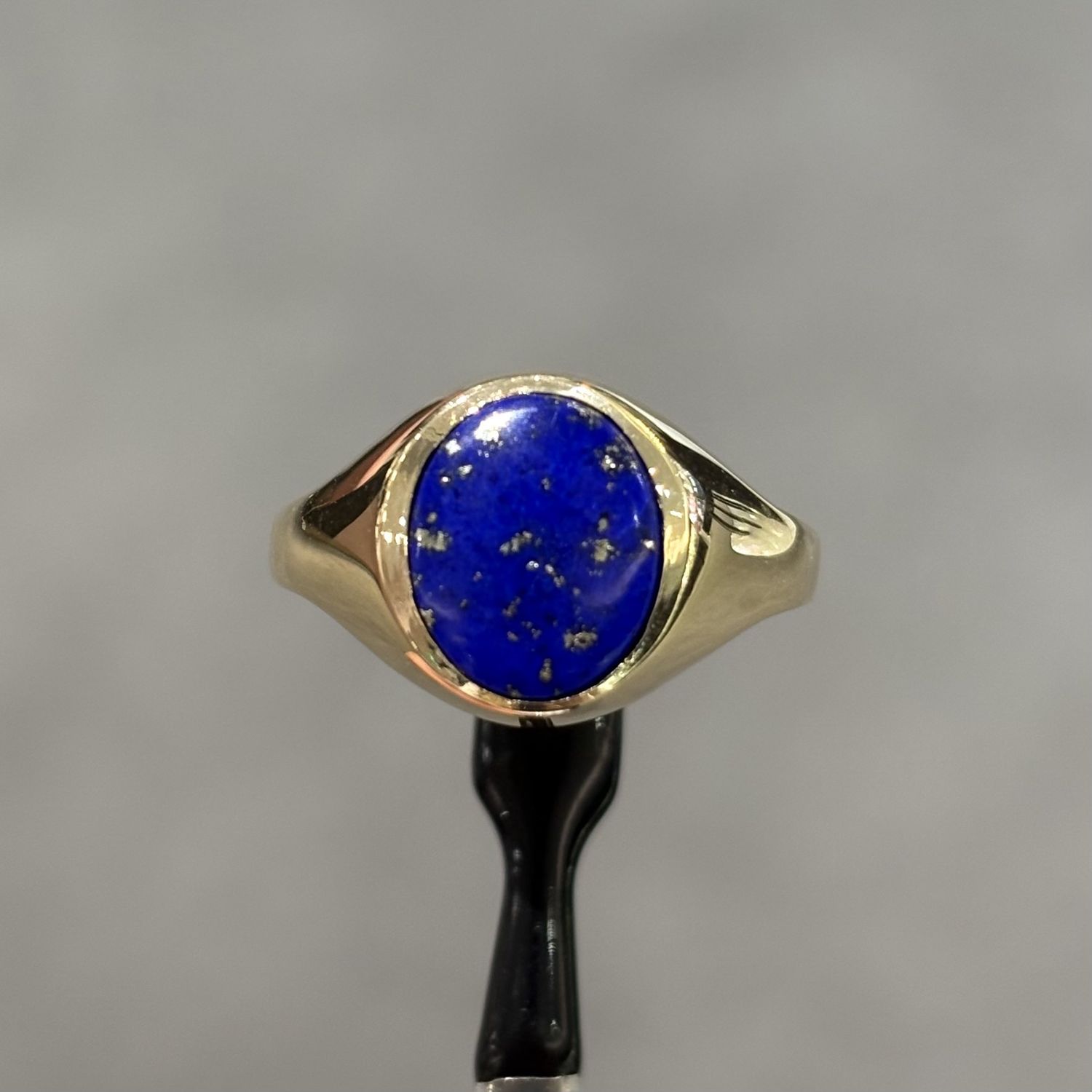 Pre-Owned 9ct Yellow Gold Lapis Lazuli Gents Signet Ring