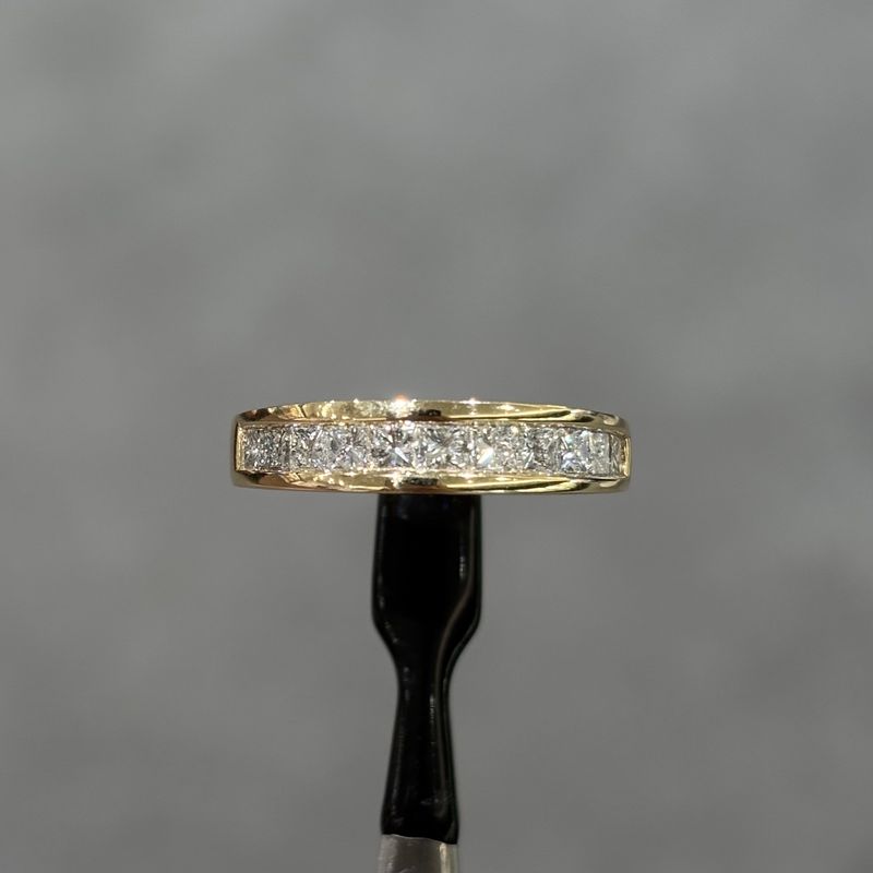 Pre-Owned 9ct Yellow Gold 1.00ct Princess Cut Diamond 1/2 Eternity Ring Pre-Owned 9ct Yellow Gold 1.00ct Princess Cut Diamond 1/2 Eternity Ring