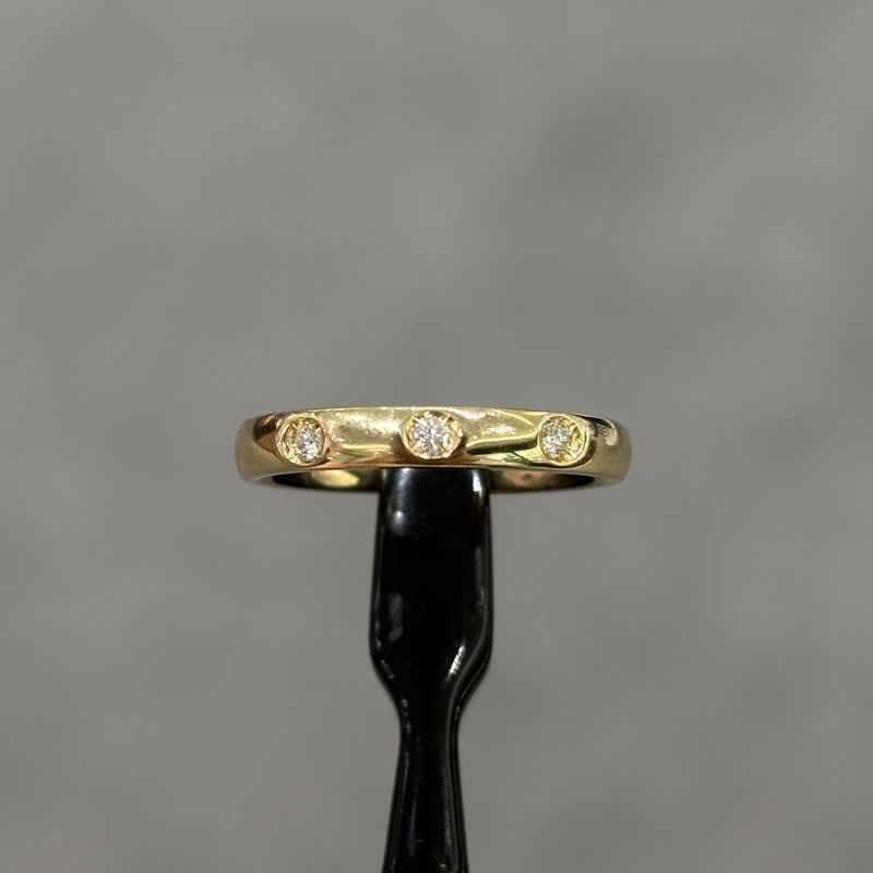 Pre-Owned 18ct Yellow Gold Spaced Diamond Set Wedding Band