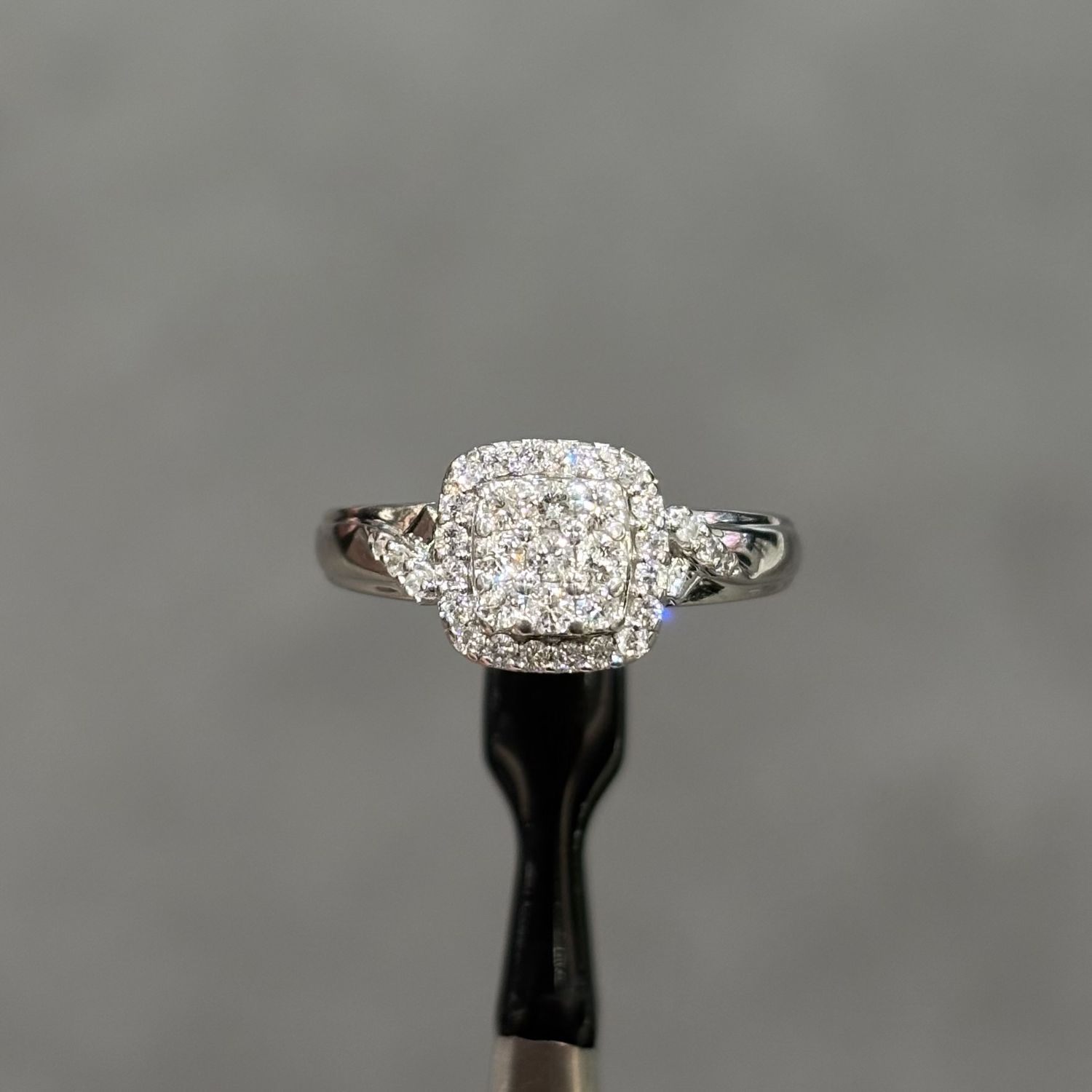 Pre-Owned 9ct White Gold 0.36ct Diamond Cluster Halo Style Ring