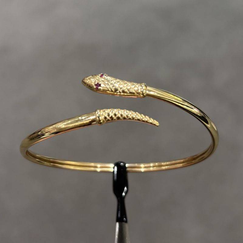 Pre-Owned 9ct Yellow Gold Ruby Eye Snake Bangle