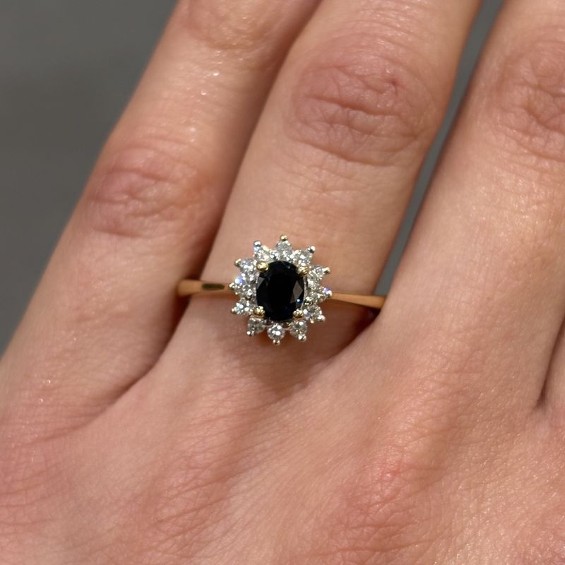 Pre-Owned 18ct Yellow Gold 0.46ct Sapphire & 0.12ct Diamond Surround Cluster Ring Pre-Owned 18ct Yellow Gold 0.46ct Sapphire & 0.12ct Diamond Surround Cluster Ring