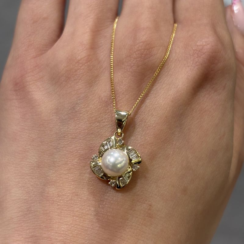 Pre-Owned 14ct Yellow Gold Pearl &amp; Diamond Flower Pendant