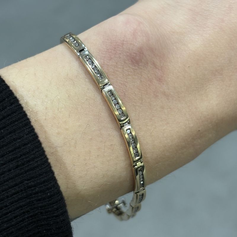 Pre-Owned 9ct Yellow Gold 1.00ct Diamond Bar Tennis Bracelet