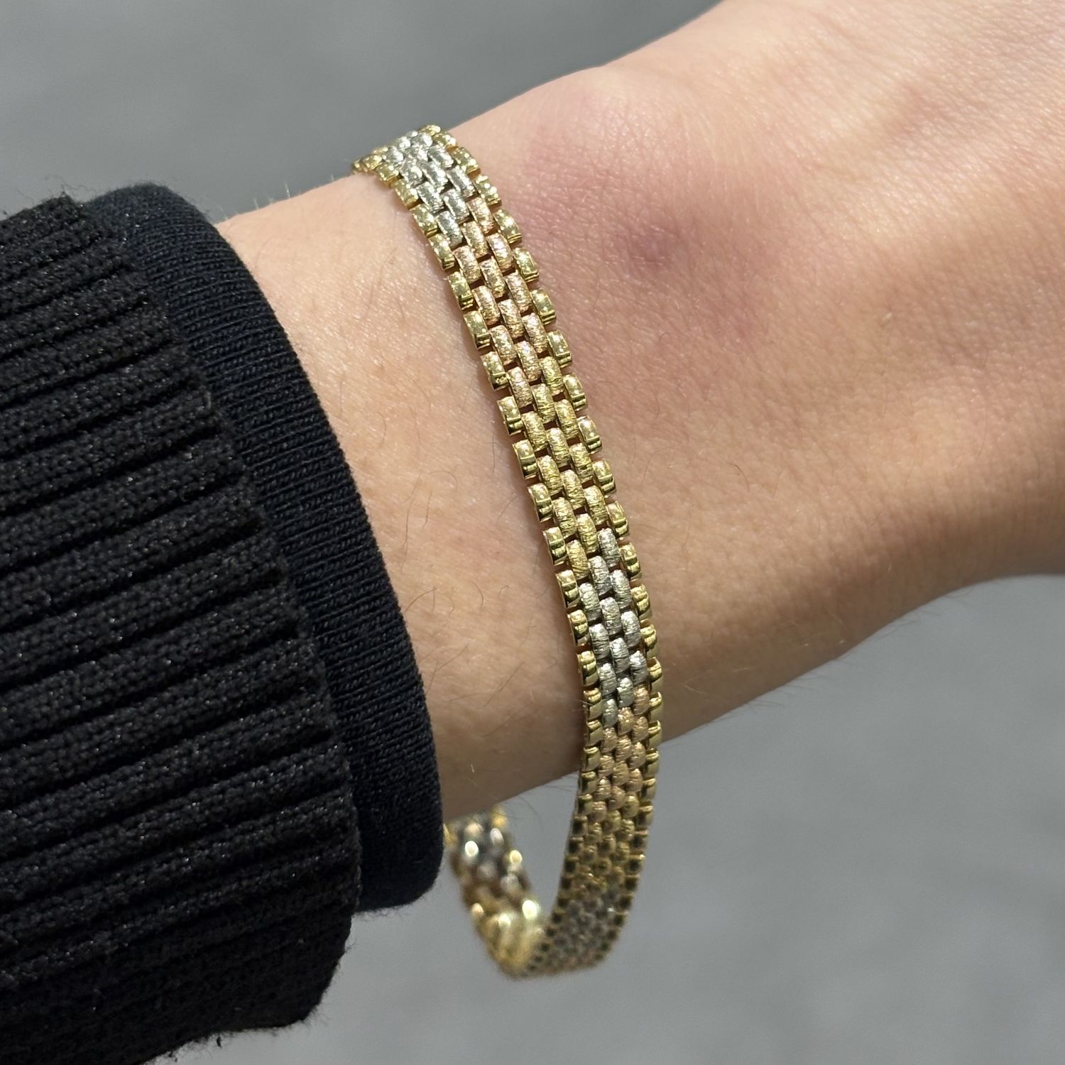 Pre-Owned 18ct Yellow, White & Rose Gold Bracelet 11.8g Pre-Owned 18ct Yellow, White & Rose Gold Bracelet 11.8g