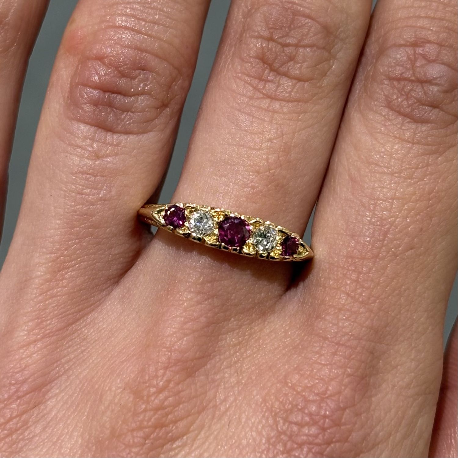 Pre-Owned 18ct Yellow Gold 0.26ct Ruby & 0.16ct Diamond Ring Pre-Owned 18ct Yellow Gold 0.26ct Ruby & 0.16ct Diamond Ring
