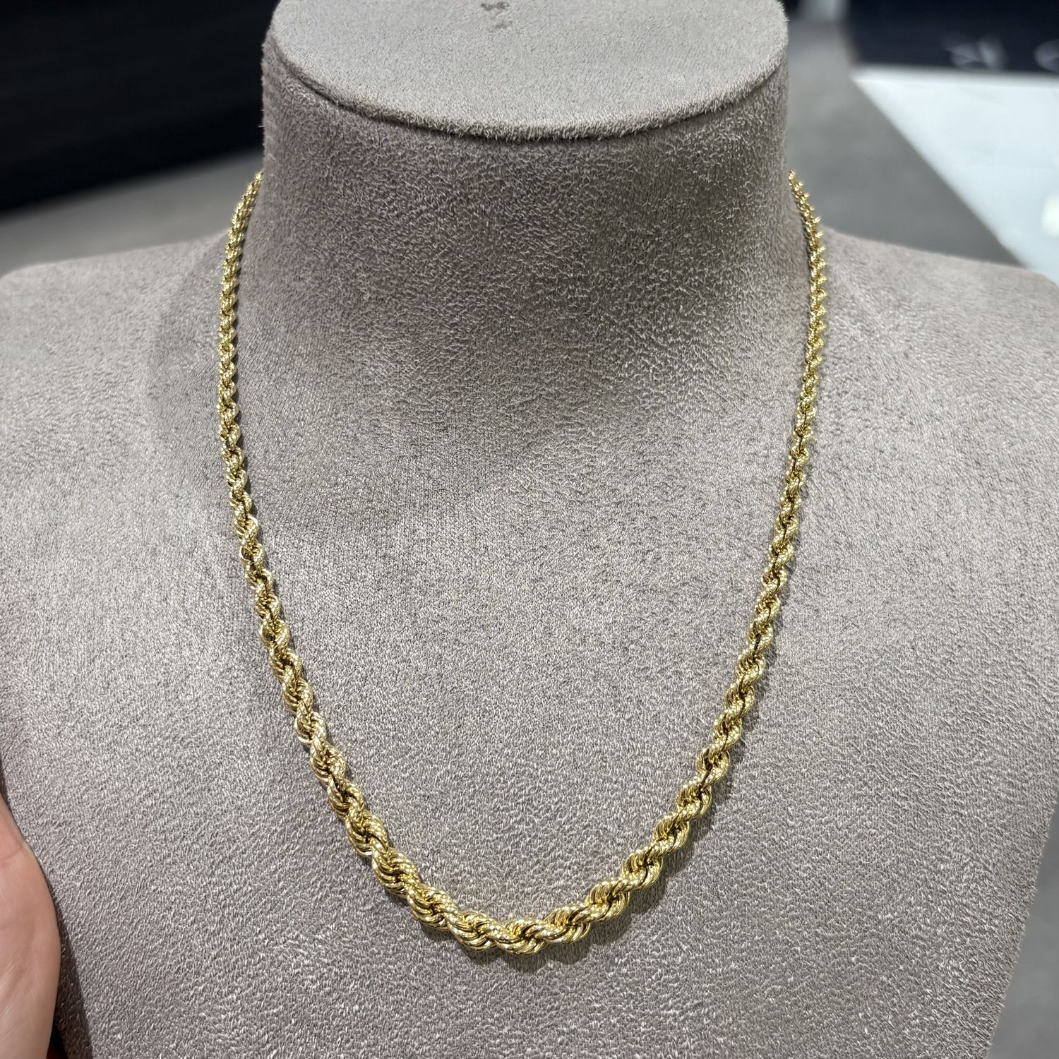 Pre-Owed 14ct Yellow Gold Graduated Rope Chain 18"
