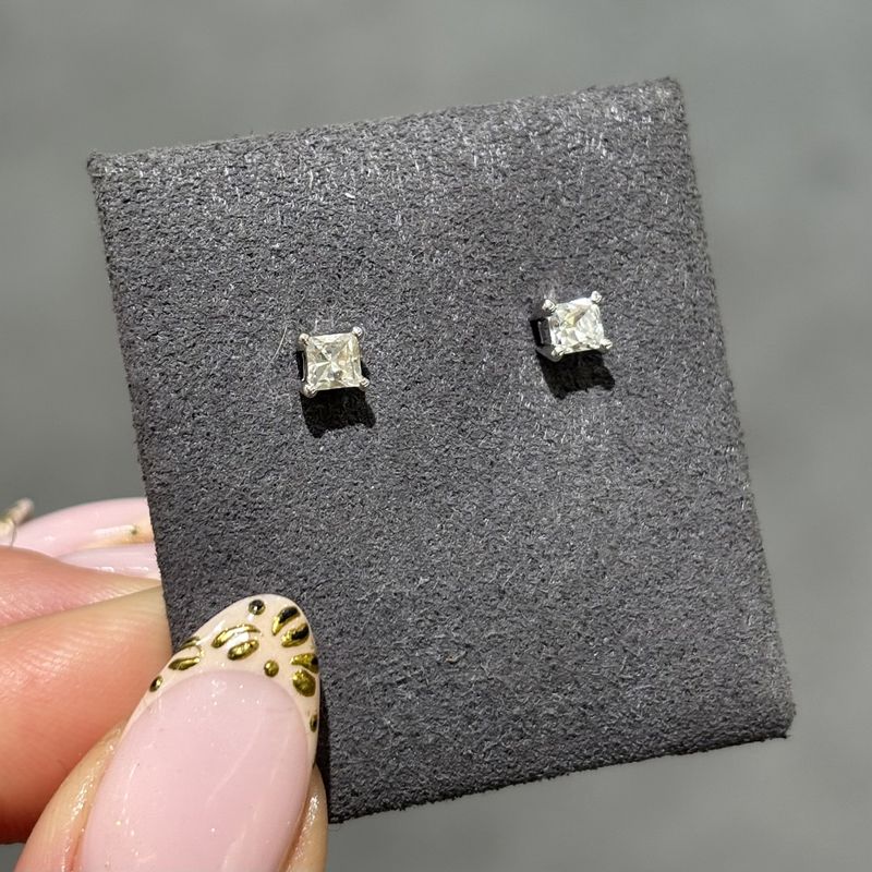 Pre-Owned 18ct White Gold 0.30ct Princess Cut Diamond Stud Earrings