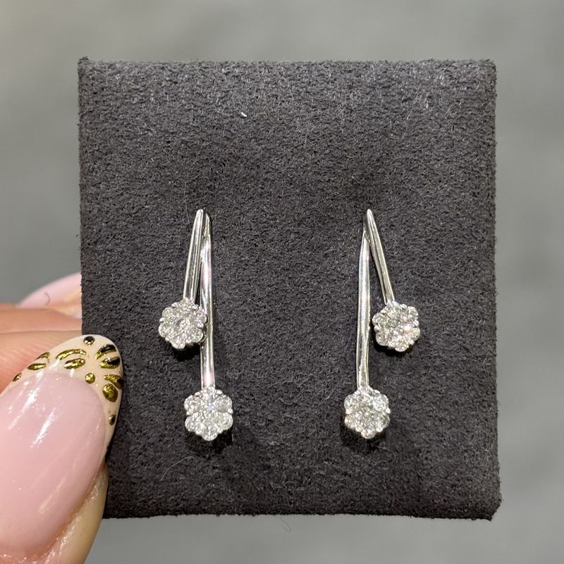 Pre-Owned 9ct White Gold Diamond Cluster Double Strand Drop Earring Pre-Owned 9ct White Gold Diamond Cluster Double Strand Drop Earring