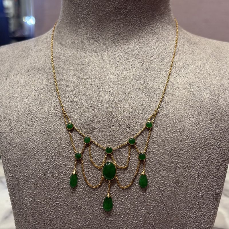 Pre-Owned 9ct Yellow Gold 10.20ct Jade Chandelier Style Necklace