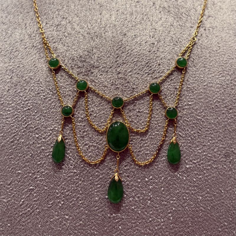Pre-Owned 9ct Yellow Gold 10.20ct Jade Chandelier Style Necklace