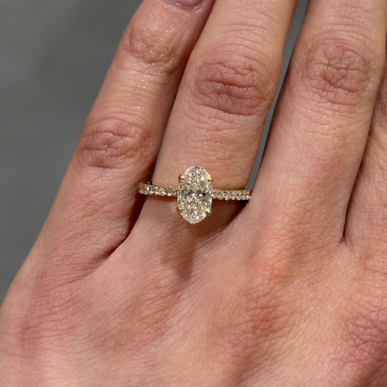 Pre-Owned 18ct Yellow Gold 1.21ct H VVS2 Oval Diamond Engagement Ring Pre-Owned 18ct Yellow Gold 1.21ct H VVS2 Oval Diamond Engagement Ring