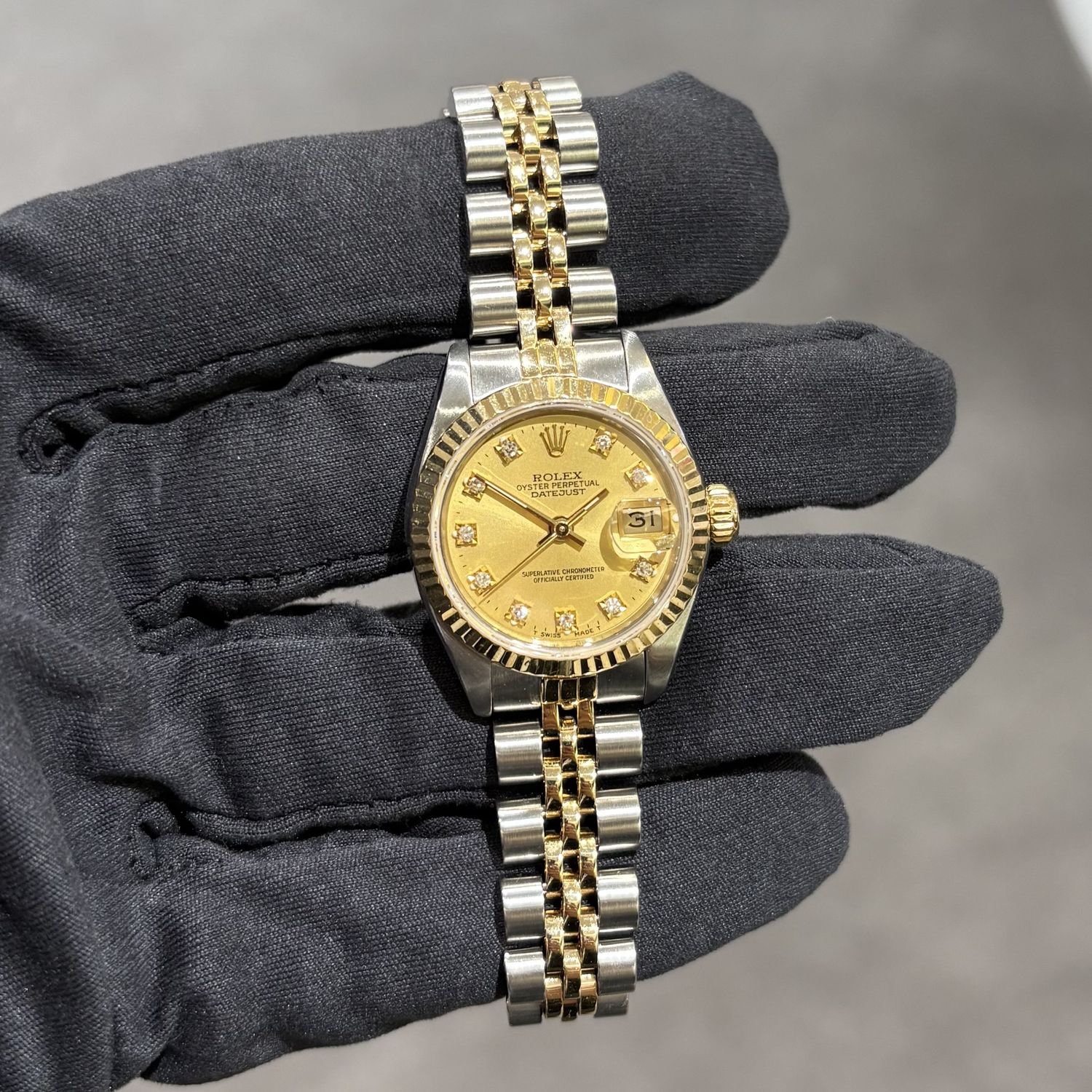 Pre-Owned Rolex Champagne Diamond Dot Dial Steel & Gold Ladies Datejust 69173 Pre-Owned Rolex Champagne Diamond Dot Dial Steel & Gold Ladies Datejust 69173