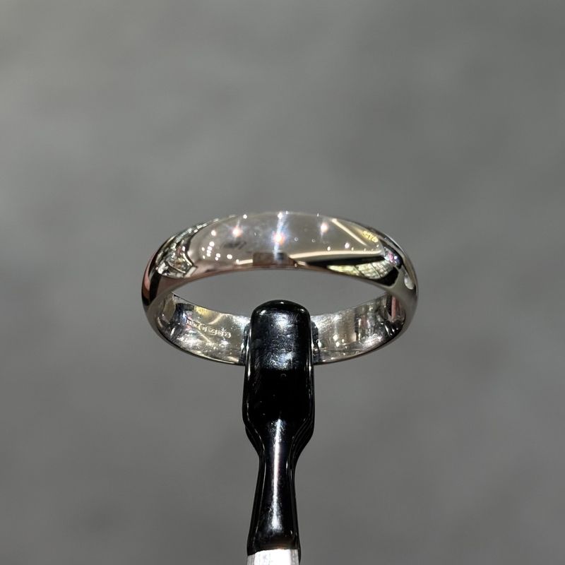 Pre-Owned 9ct White Gold 5mm Traditional Court Wedding Band