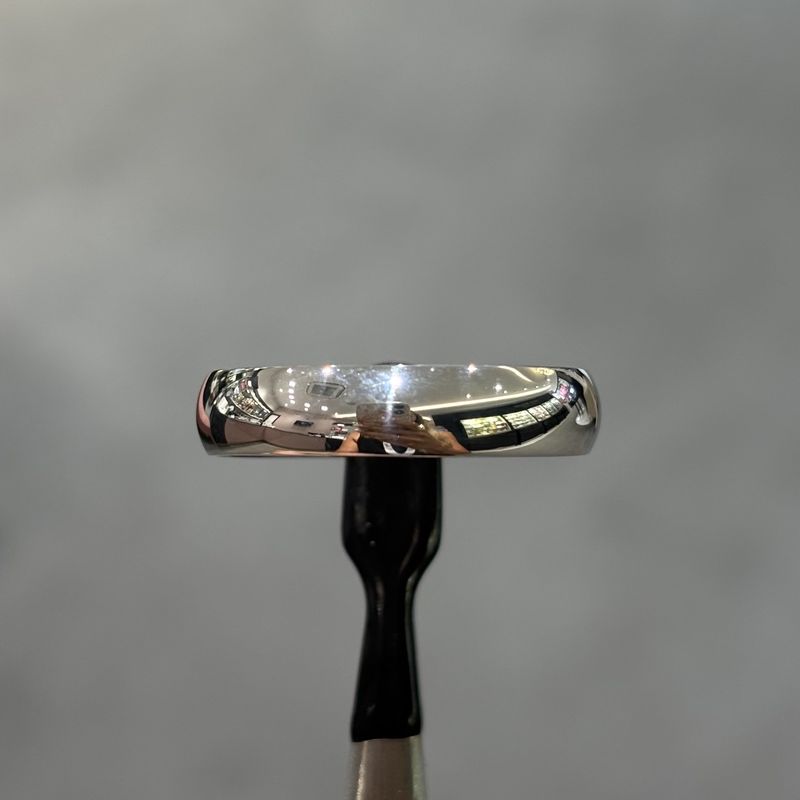 Pre-Owned 9ct White Gold 5mm Traditional Court Wedding Band Pre-Owned 9ct White Gold 5mm Traditional Court Wedding Band
