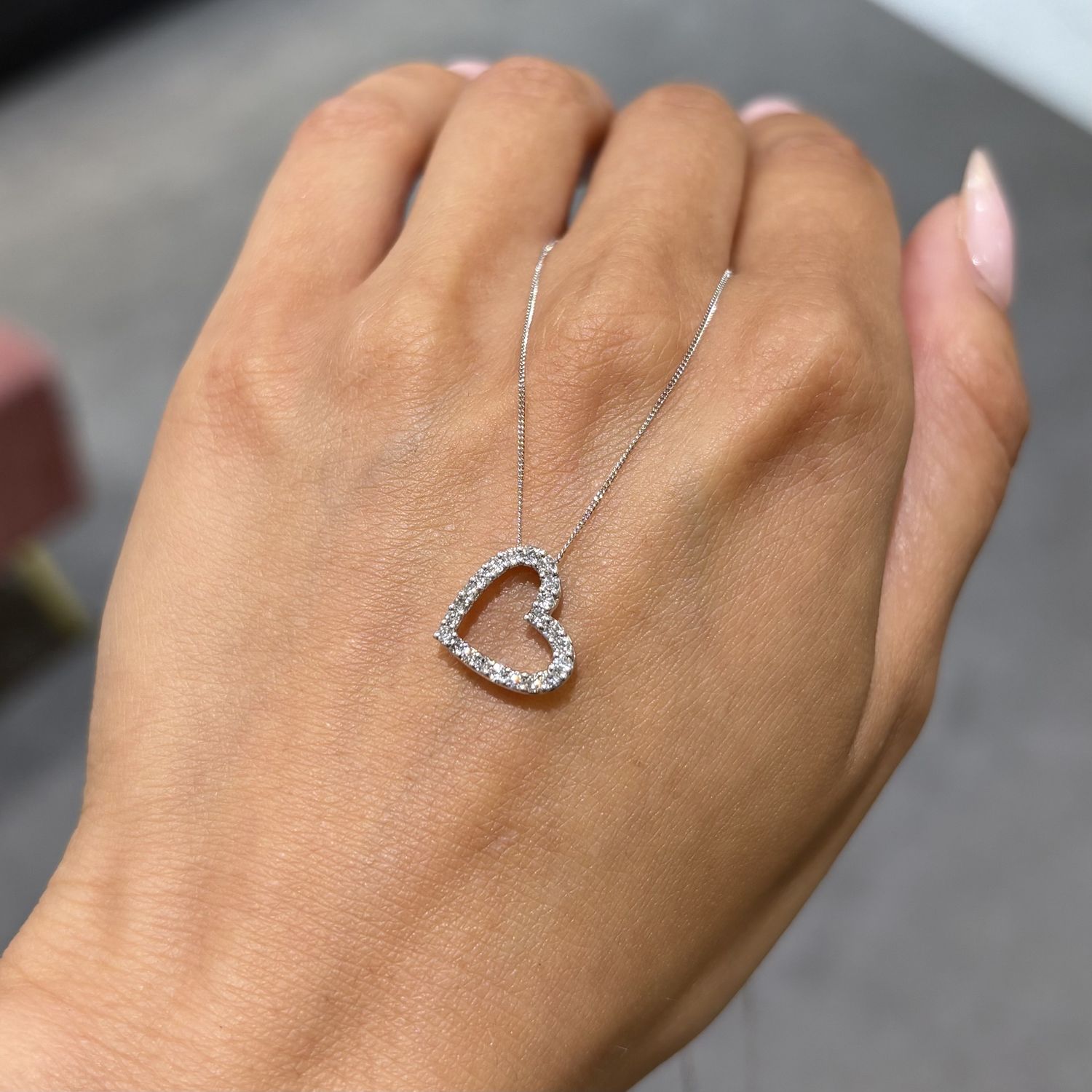 Pre-Owned 9ct White Gold 0.25ct Diamond Floating Heart Pendant