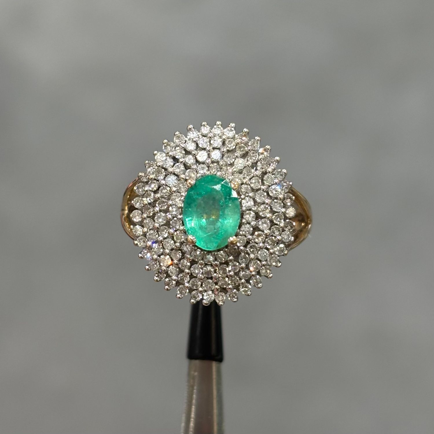 Pre-Owned 9ct Yellow Gold 0.91ct Emerald & 1.00ct Diamond Cluster Ring Pre-Owned 9ct Yellow Gold 0.91ct Emerald & 1.00ct Diamond Cluster Ring