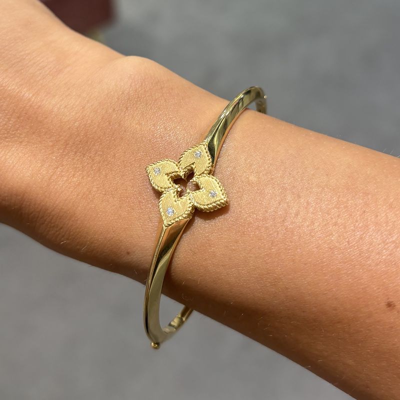 Pre-Owned ROBERTO COIN Venetian Princess 18ct Yellow Gold 0.06ct Diamond Bangle