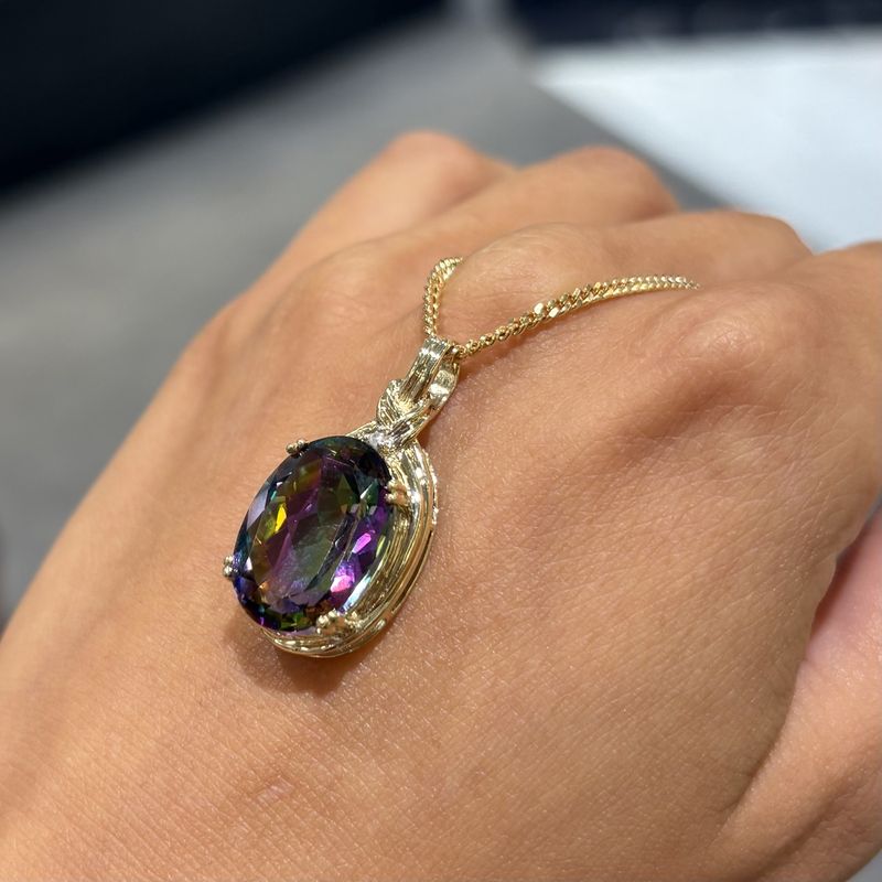 Pre-Owned 9ct Yellow Gold Mystic Topaz Pendant
