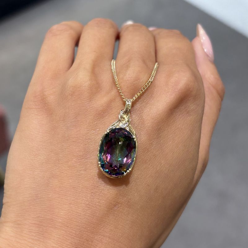 Pre-Owned 9ct Yellow Gold Mystic Topaz Pendant
