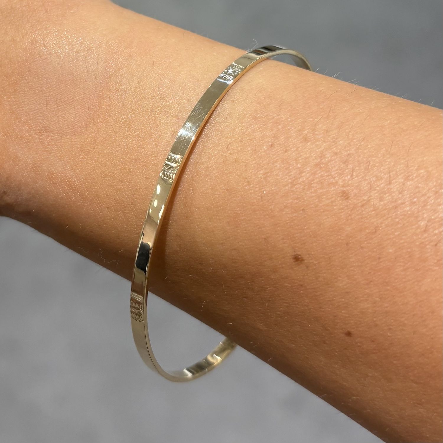 Pre-Owned 9ct Yellow Gold Flat Slave Bangle 3mm