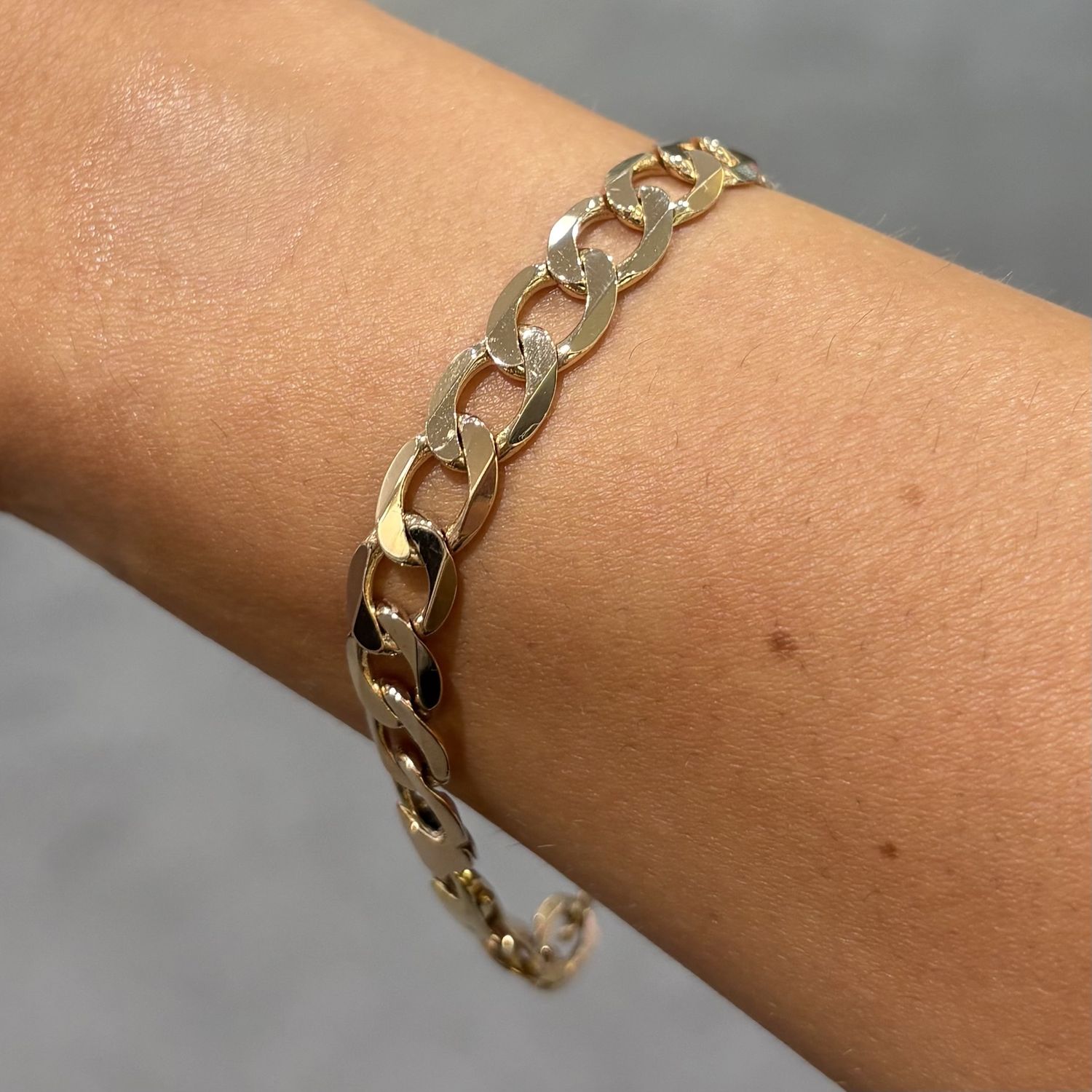 Pre-Owned 9ct Yellow Gold Curb Bracelet 7 3/4 11.3g Pre-Owned 9ct Yellow Gold Curb Bracelet 7 3/4 11.3g