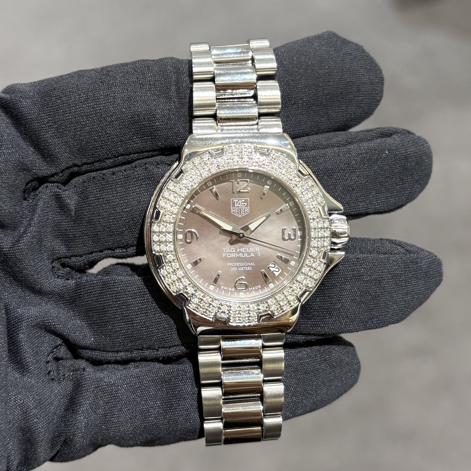 Pre-Owned Tag Heuer F1 Diamond Bezel &amp; Mother of Pearl Dial WAC1217