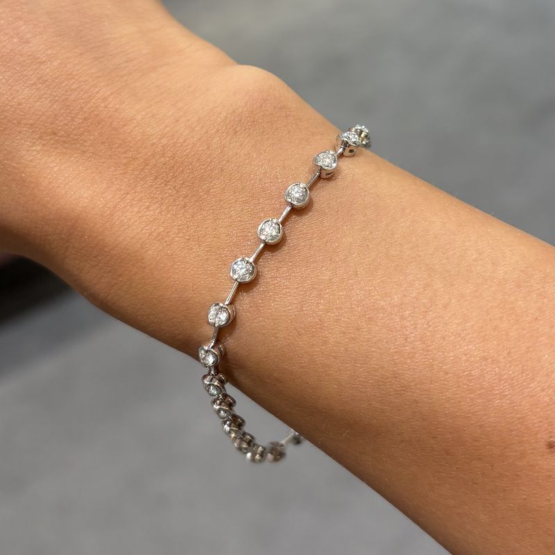 Pre-Owned 18ct White Gold 1.32ct Diamond Tennis Bracelet Pre-Owned 18ct White Gold 1.32ct Diamond Tennis Bracelet