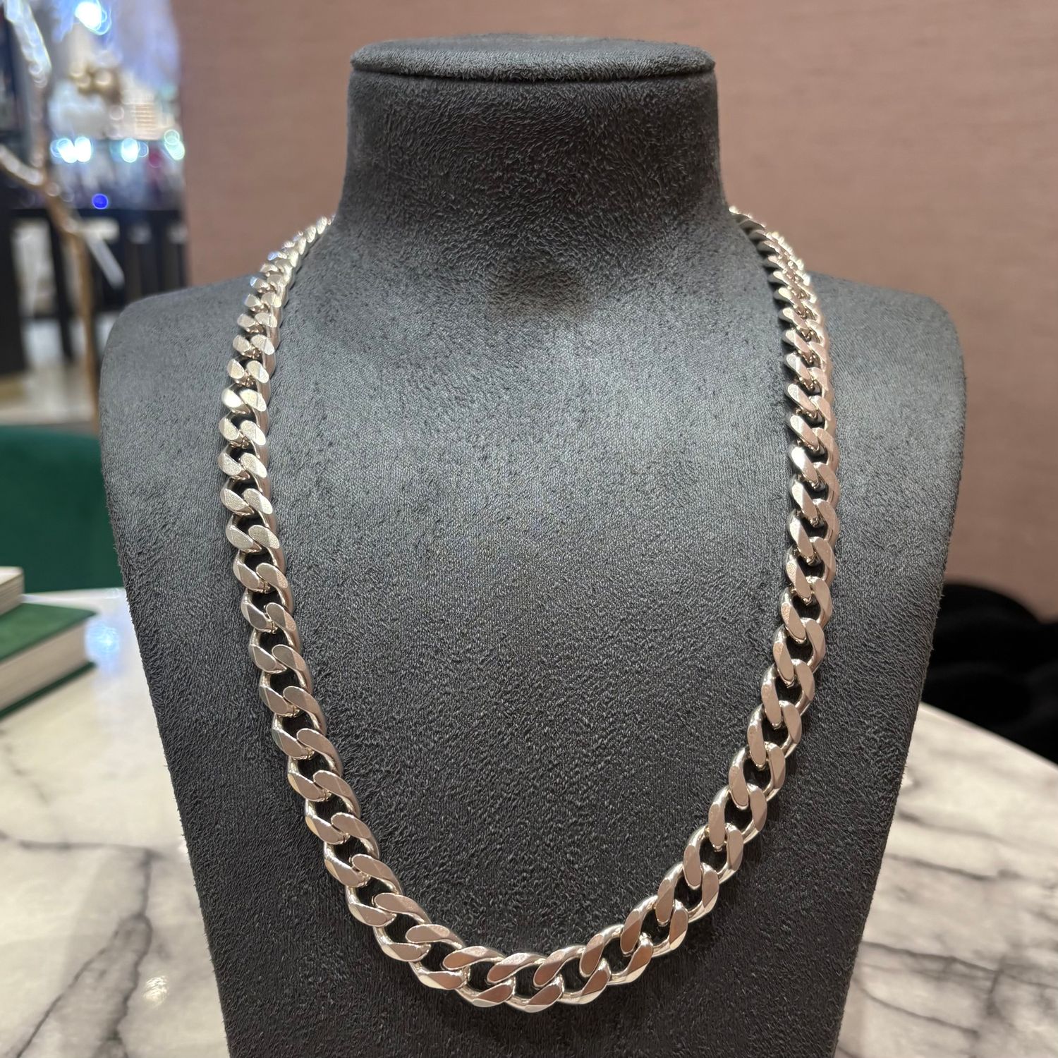 Pre-Owned Sterling Silver Heavy Weight Curb Chain 24" Pre-Owned Sterling Silver Heavy Weight Curb Chain 24"