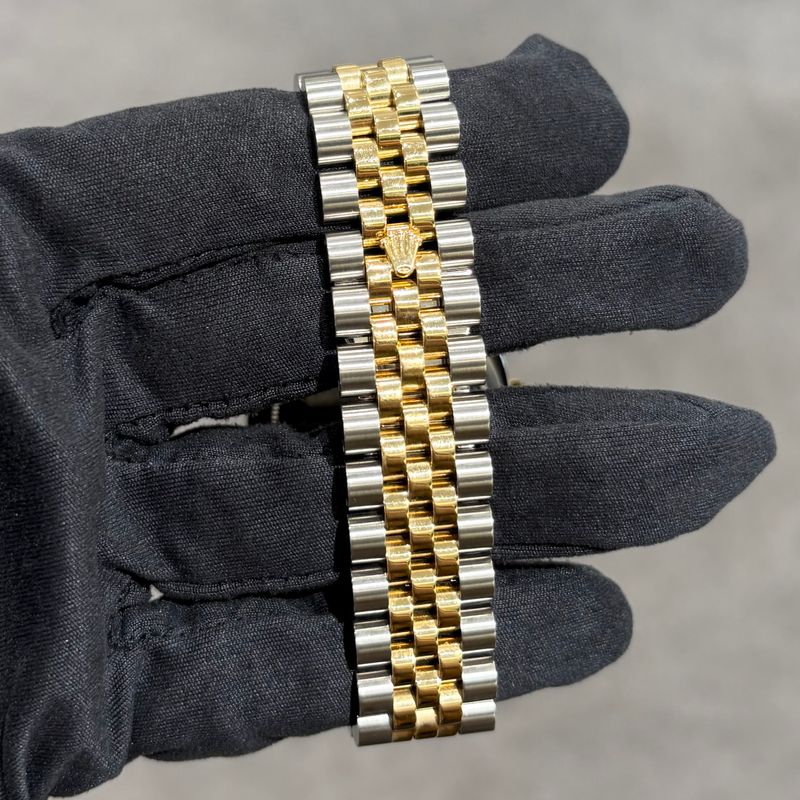 Pre-Owned Rolex Datejust Roman Dial 116233