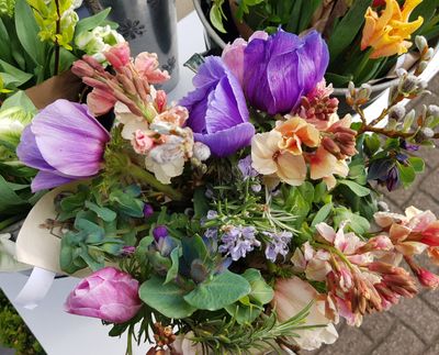 fresh seasonal flowers - online order