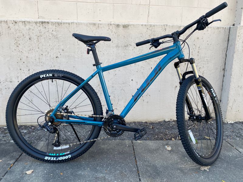 Fuji Nevada 1.9 L (blue)