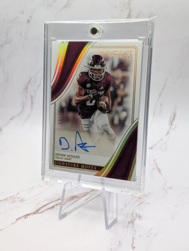 2023 Panini Immaculate Collegiate Signature Moves GOLD /10 RC Auto Devon Achane