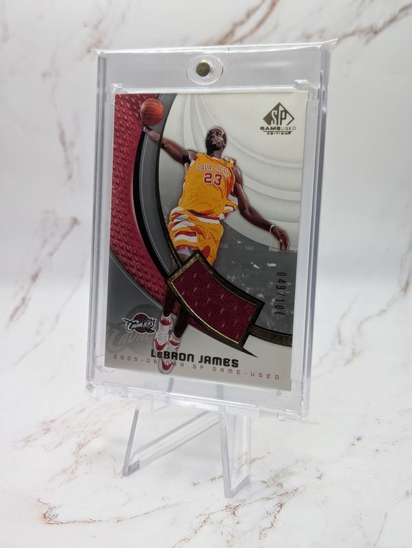 2005-06 SP Game Used Edition - LeBron James #16-J Authentic Fabrics Gold /100 (MEM