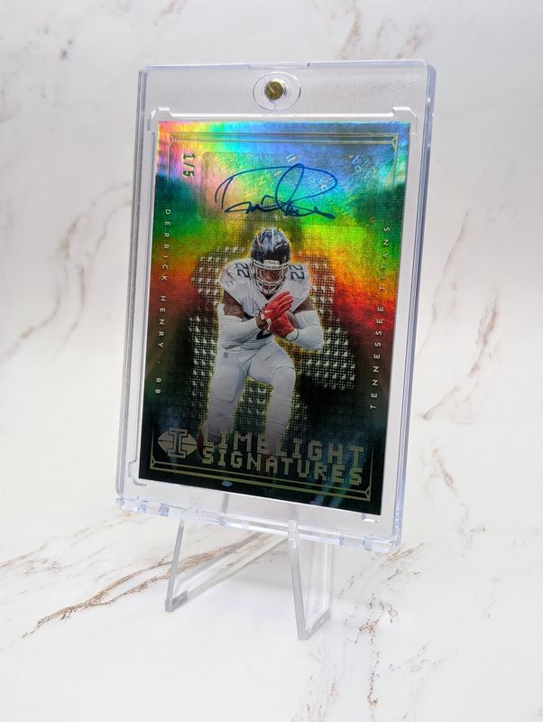 2022 Panini Illusions Football Limelight Signatures AUTO /5 Derrick Henry