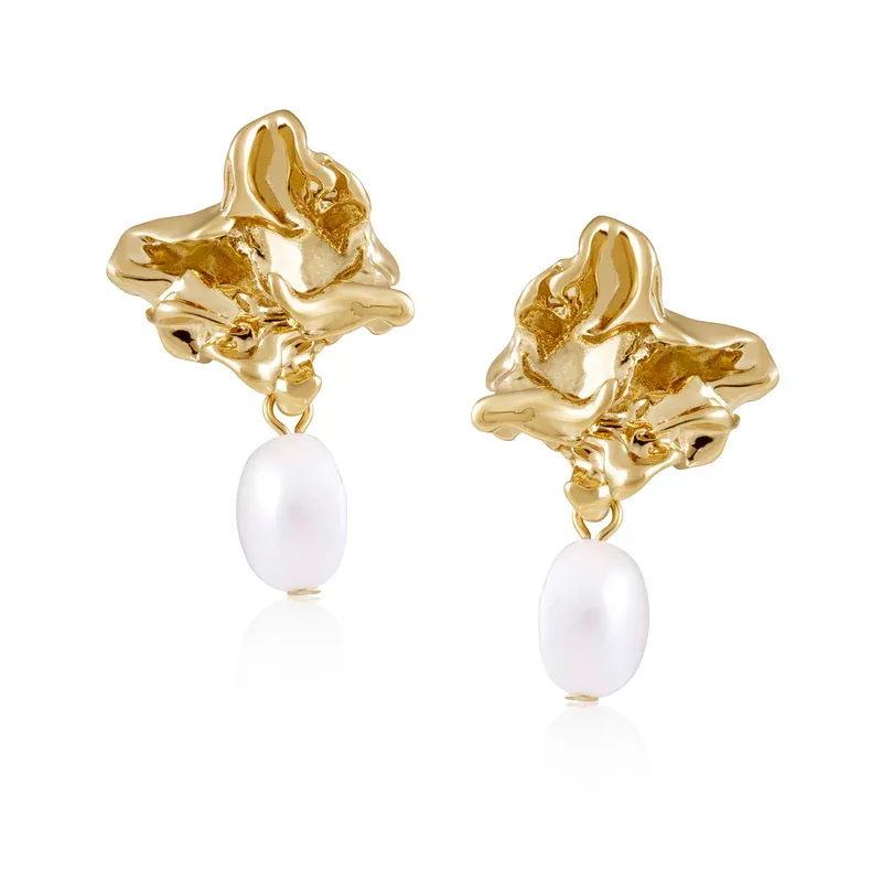 Greta Pearl Earrings
