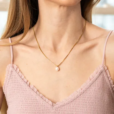 Box Chain Pearl Pendant Necklace